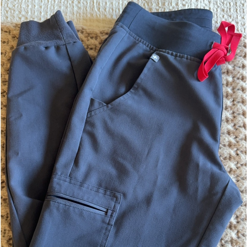 Women’s XS Figs scrub pants